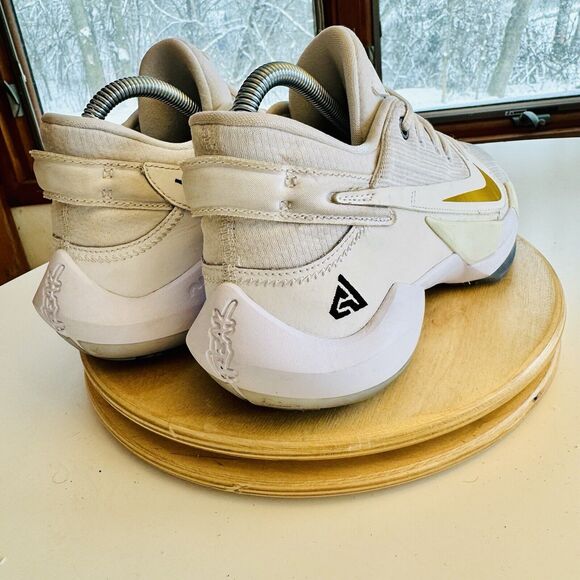 NIKE ZOOM FREAK 2 ID Men’s 6.5 WHITE GOLD BASKETBALL SHOES RARE CW0619-991 - Picture 4 of 7